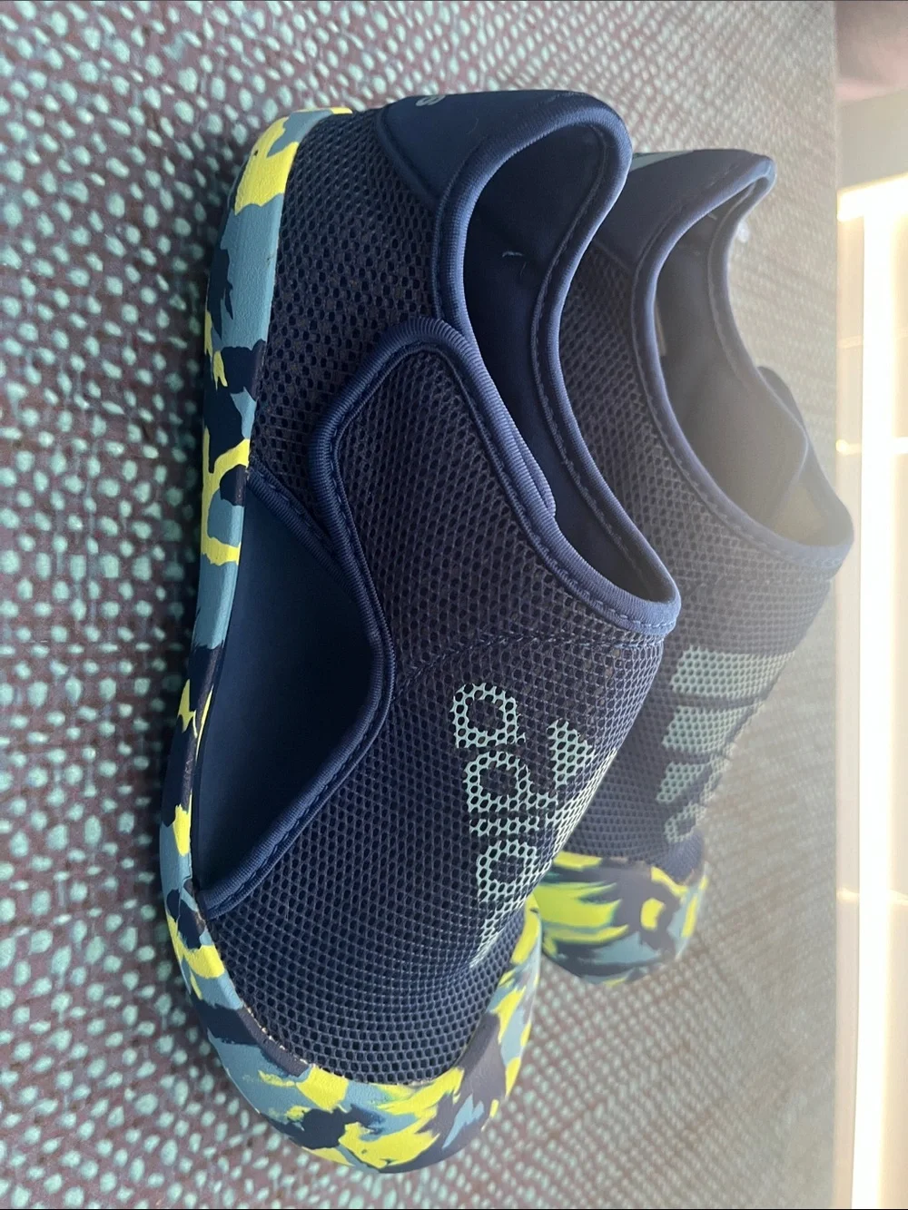 adidas lightweight slip